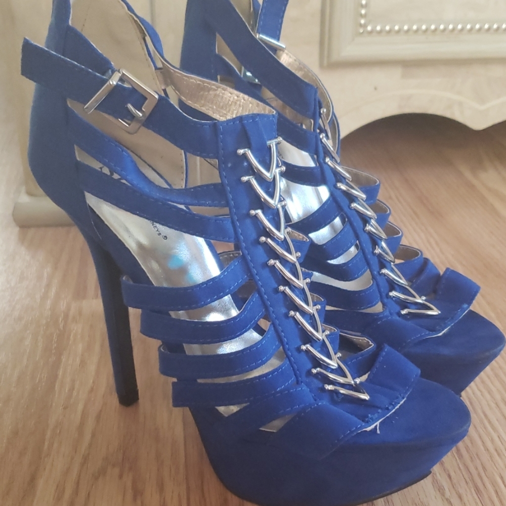 Heeled sandals